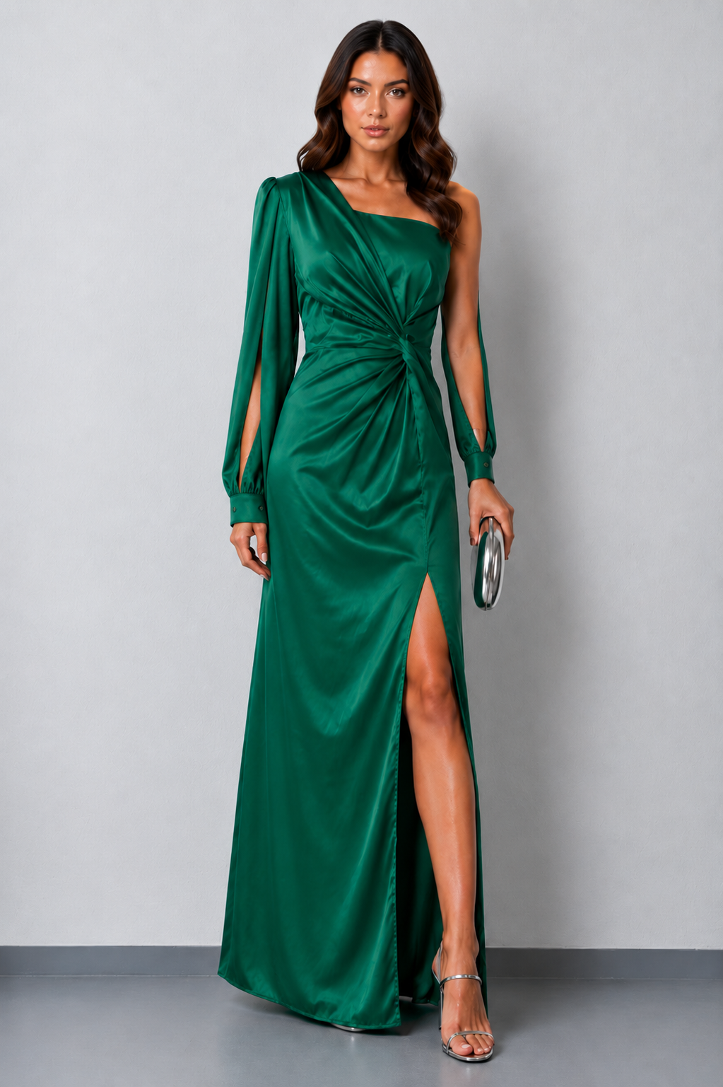 Rochie de damă pe un umăr, cu șliț