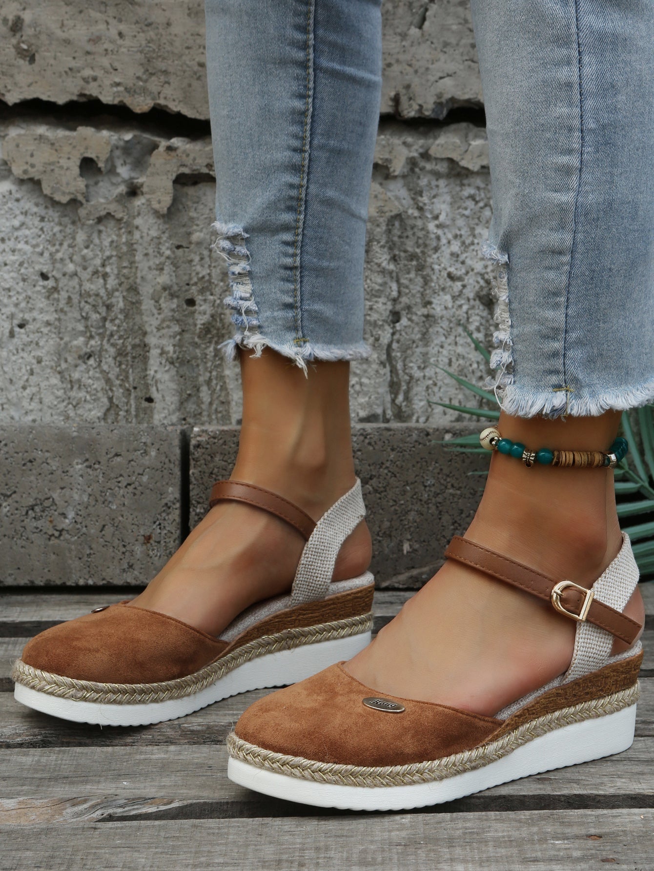 Espadryle Damskie Na Koturnie Z Paskiem Na Kostkę