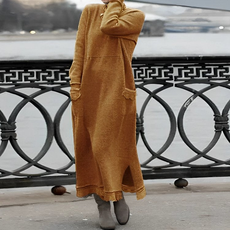 Elegancka dzianinowa sukienka zimowa damska z golfem - Thea Lifestyle