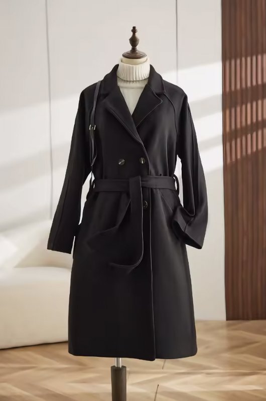 Elegancki długi trencz damski z kieszeniami - Cora Front