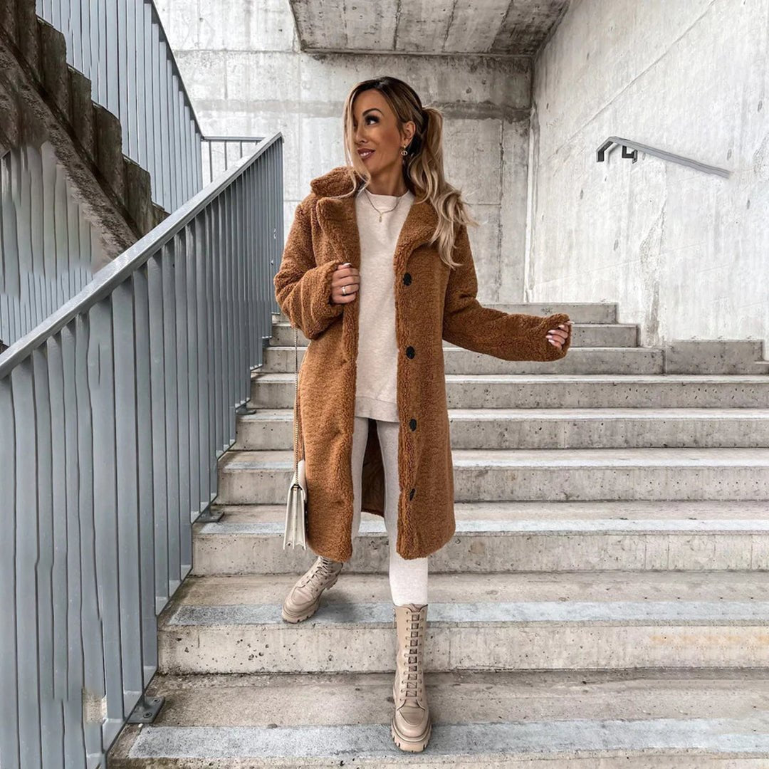 Miękki płaszcz długi zimowy teddy damski - Elodie Front