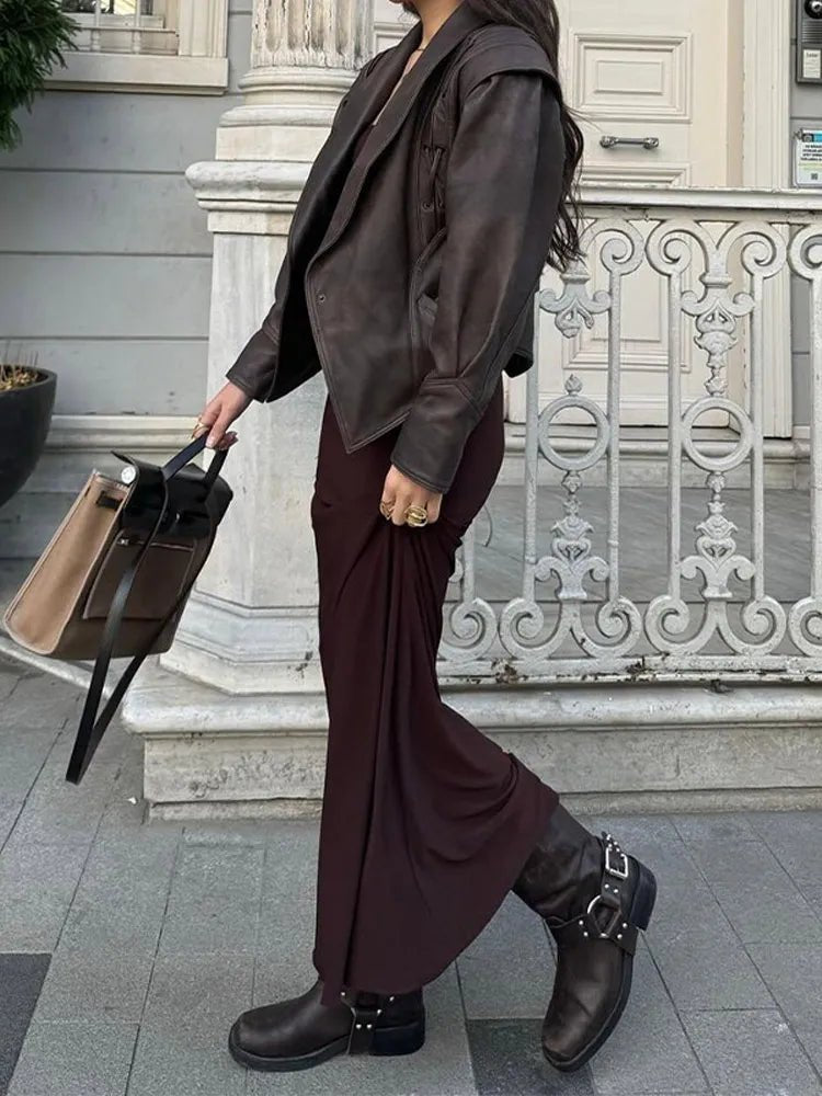 Skórzana kurtka damska z przeszyciami i paskiem - Leah Back