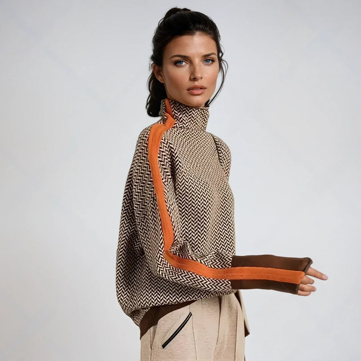 Stylowy sweter damski z kontrastowymi paskami - Faye Hero