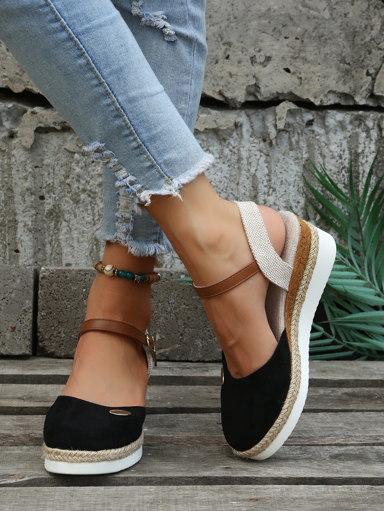 Espadryle Damskie Na Koturnie Z Paskiem Na Kostkę