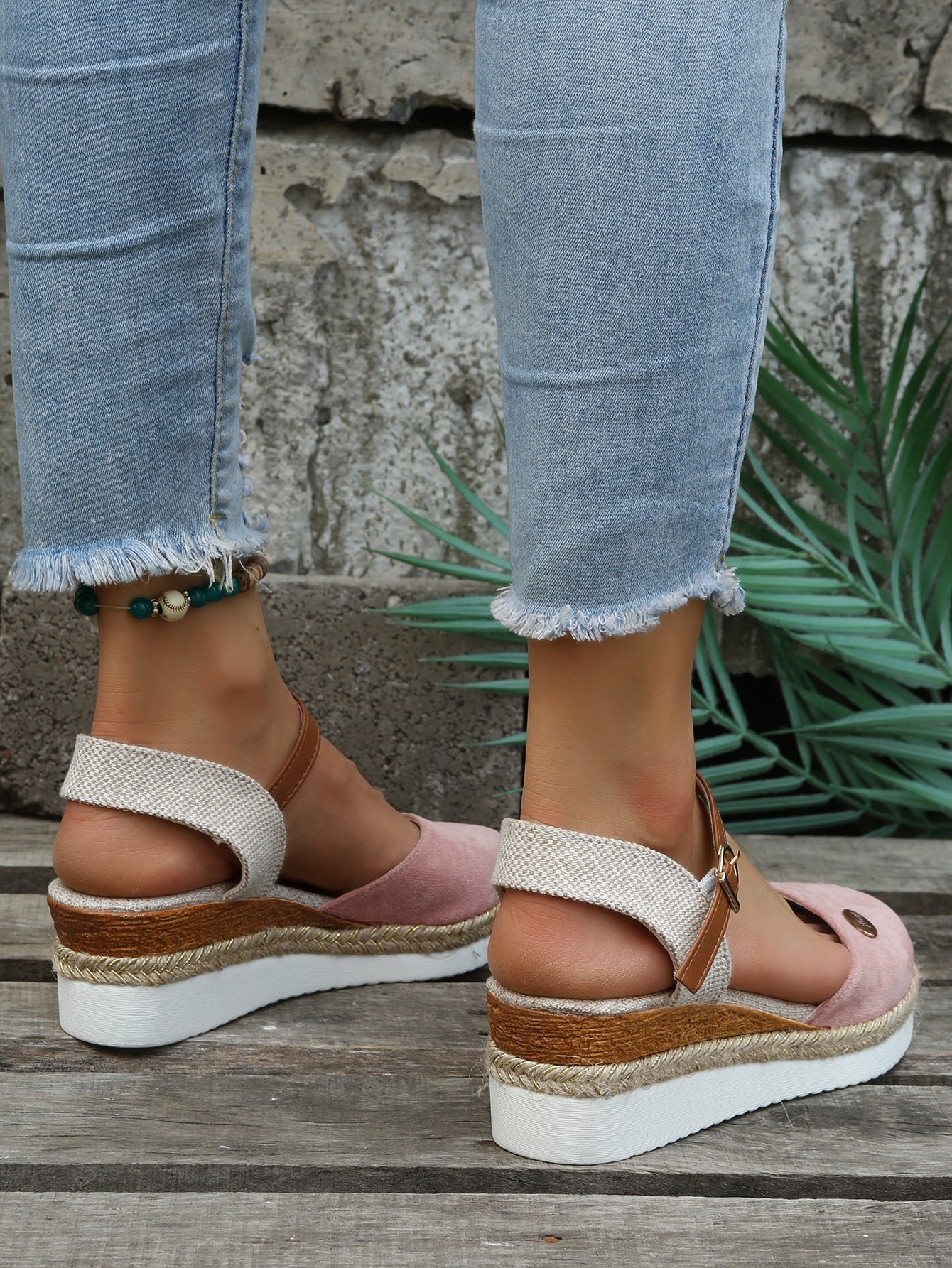 Espadryle Damskie Na Koturnie Z Paskiem Na Kostkę