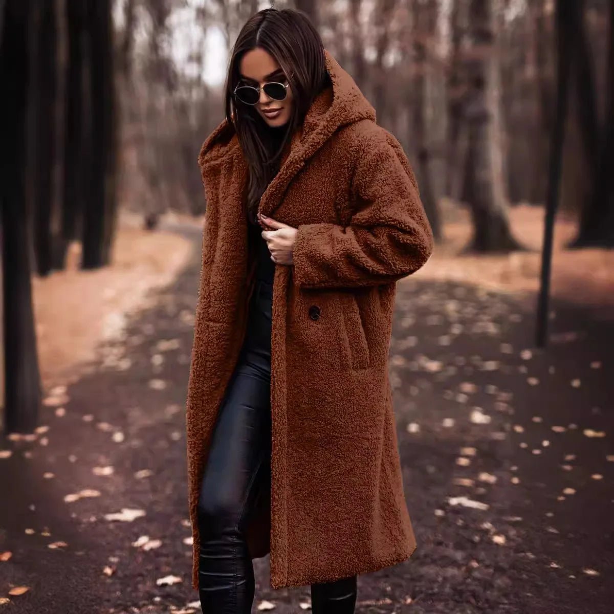 Długi polarowy płaszcz teddy damski z kapturem - Elodie Front