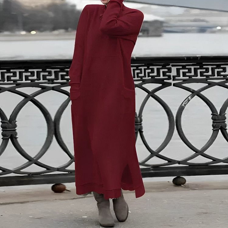 Elegancka dzianinowa sukienka zimowa damska z golfem - Thea Detail