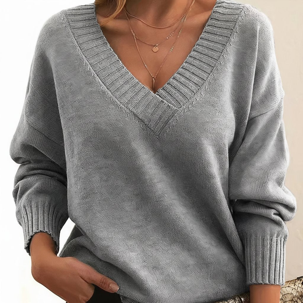 Elegancki sweter damski z dekoltem w serek - Elise Angle