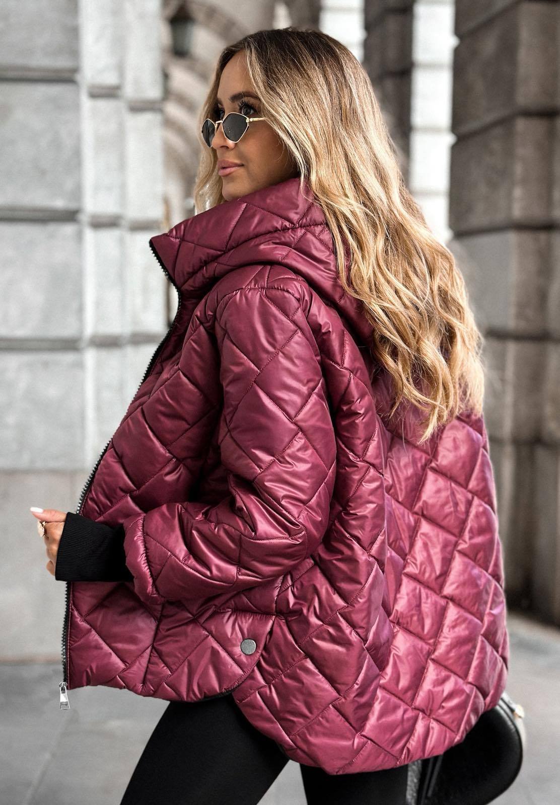 Stylowa pikowana kurtka damska w kolorze wina - Ruby Detail