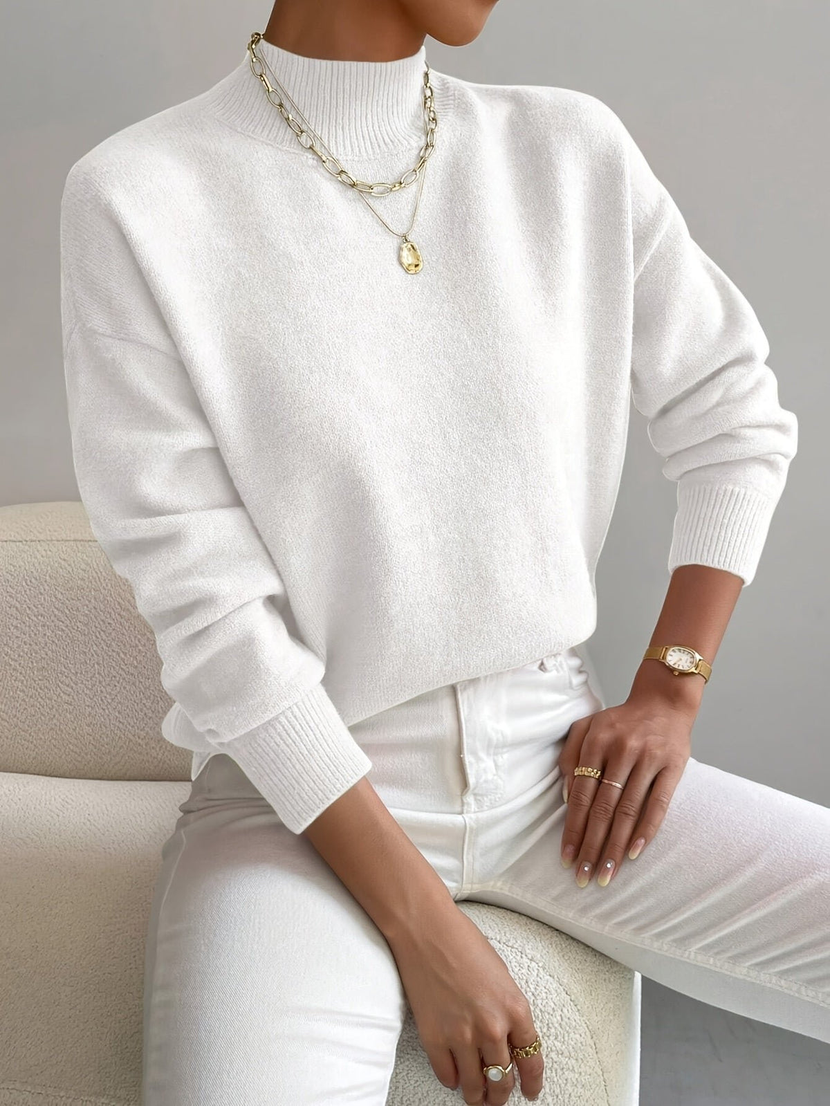 Sweter damski z okrągłym dekoltem - Elise Front