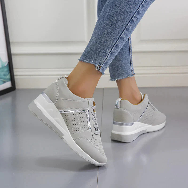 Sneakersy ortopedyczne damskie na koturnie perforowane